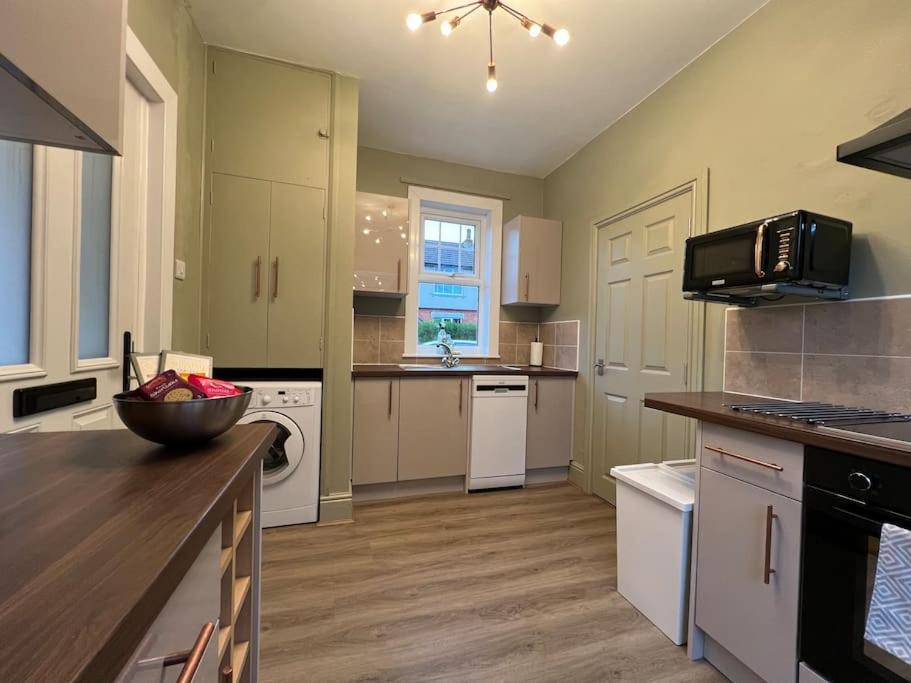 The Rose- Grd Floor, 2-5 Beds, Smarttv, Uni, Tram, M250 Fibre Apartment Нотингам Екстериор снимка