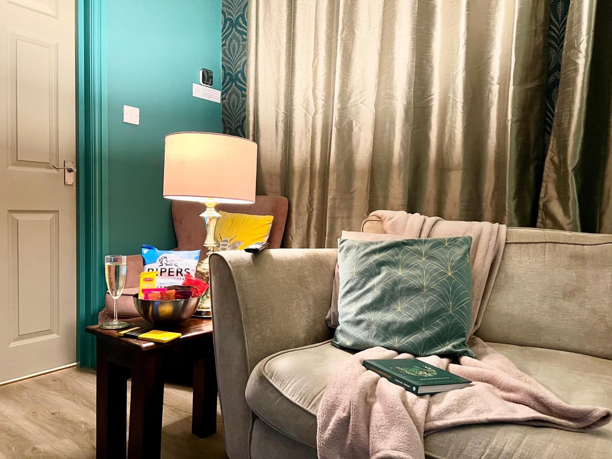 The Rose- Grd Floor, 2-5 Beds, Smarttv, Uni, Tram, M250 Fibre Apartment Нотингам Екстериор снимка